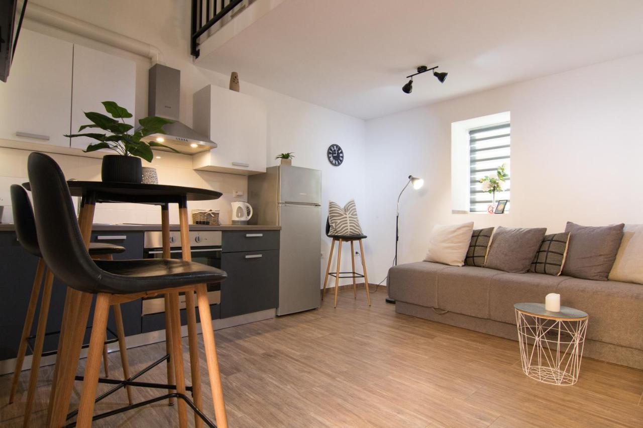 Apartmán Moet With Garden Pula Exteriér fotografie