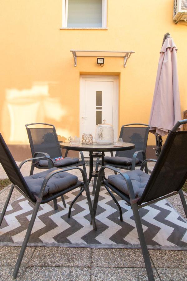 Apartmán Moet With Garden Pula Exteriér fotografie