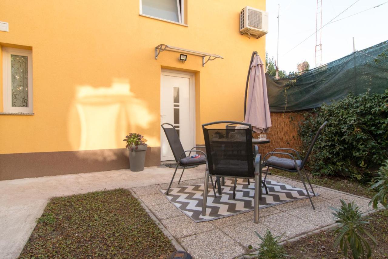 Apartmán Moet With Garden Pula Exteriér fotografie