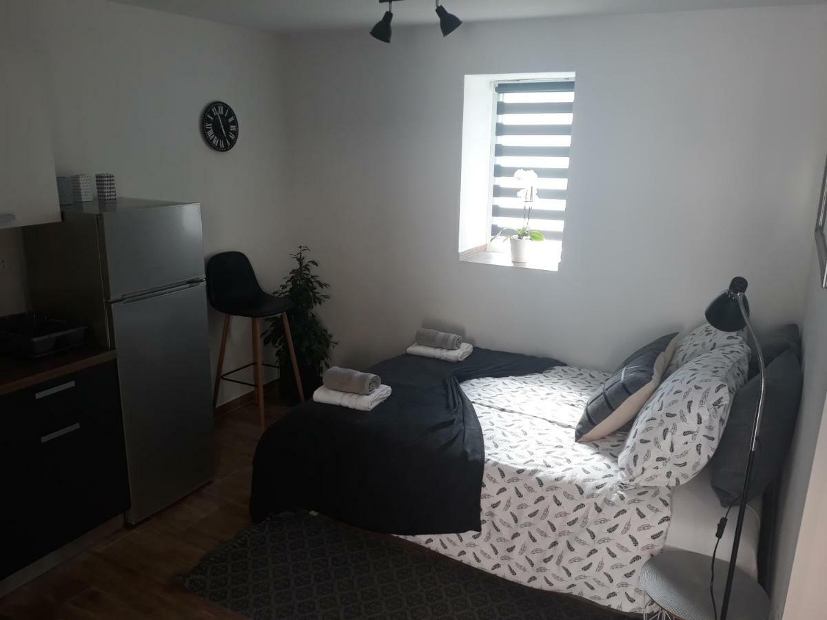 Apartmán Moet With Garden Pula Exteriér fotografie