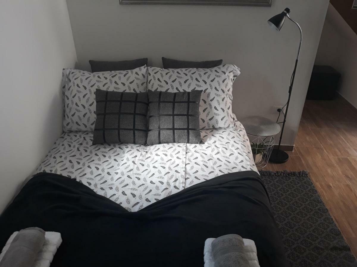 Apartmán Moet With Garden Pula Exteriér fotografie